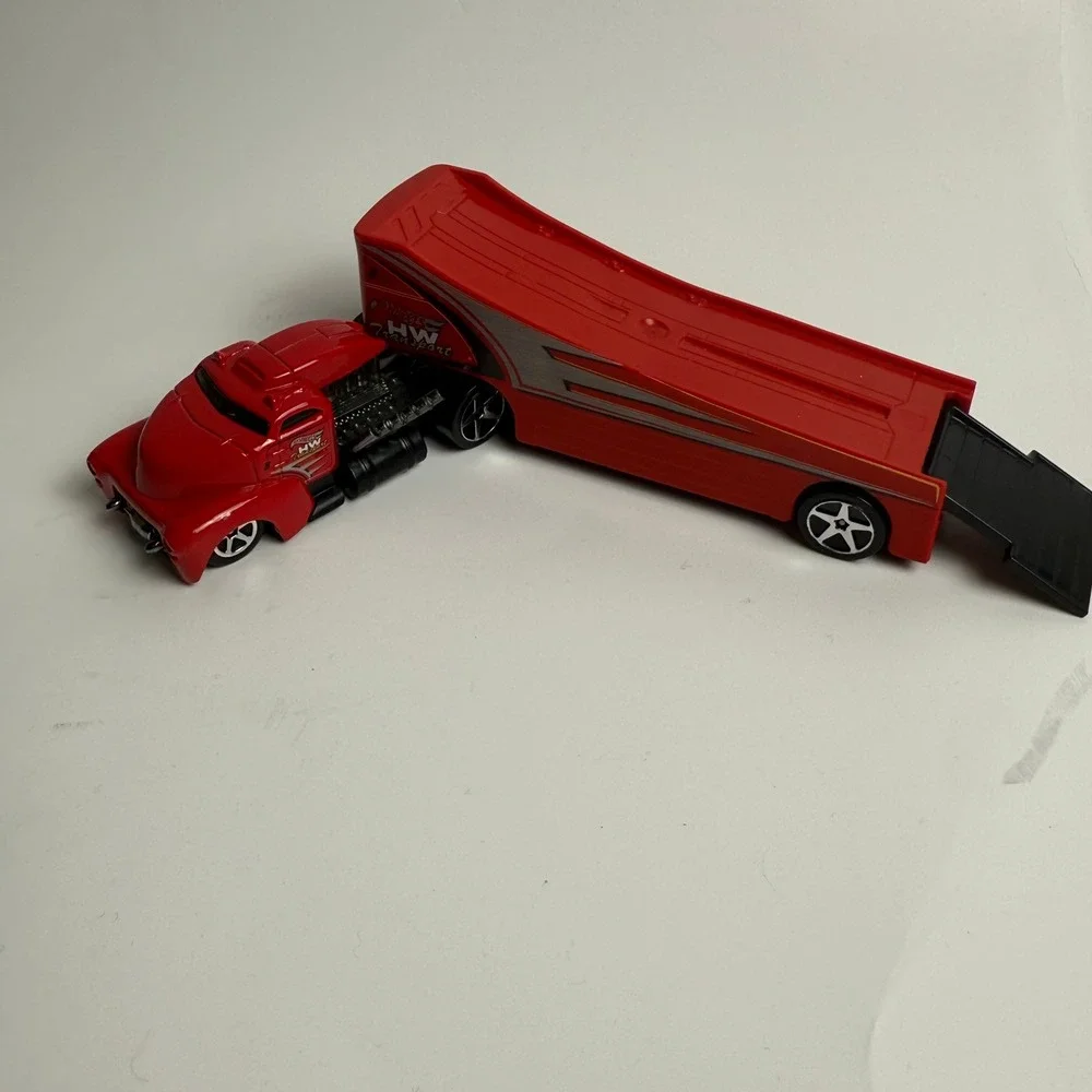 Hot Wheels City Red Rock N Race Transport Truck Trailer Toy 2013 Mattel